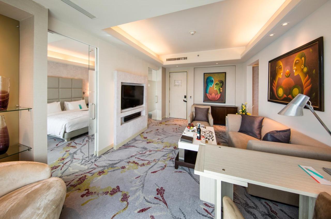 Le Meridien Gurgaon, Delhi NCR Extérieur photo