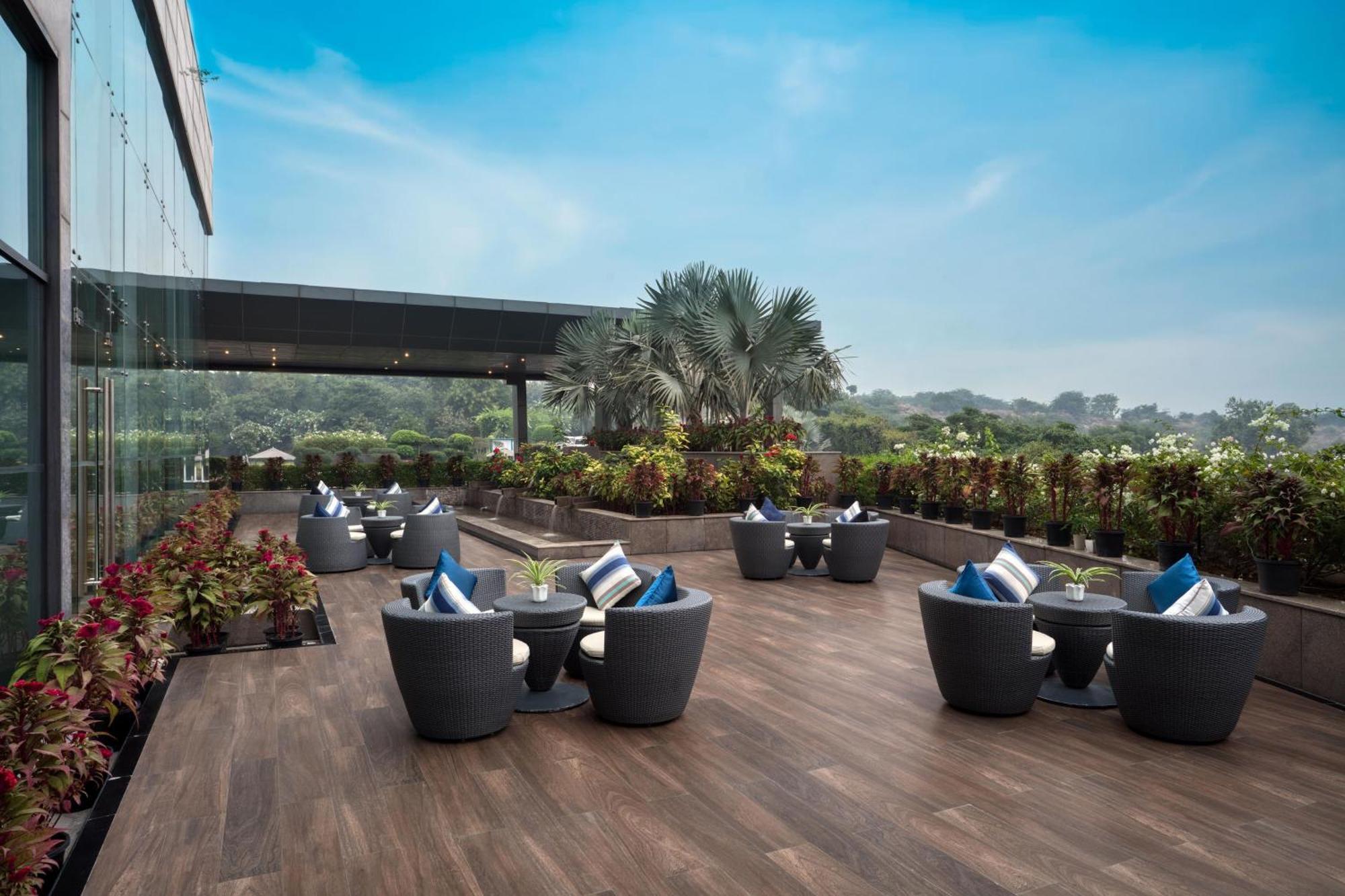 Le Meridien Gurgaon, Delhi NCR Extérieur photo