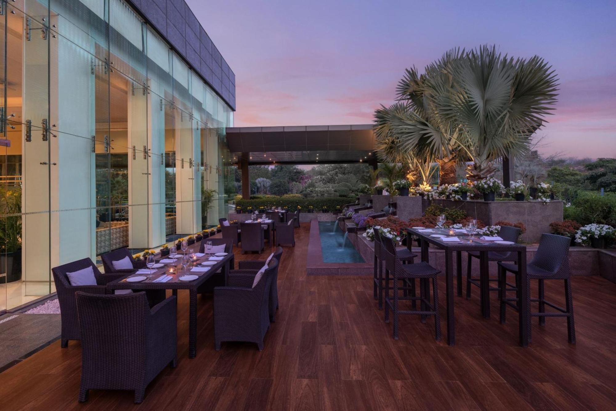 Le Meridien Gurgaon, Delhi NCR Extérieur photo