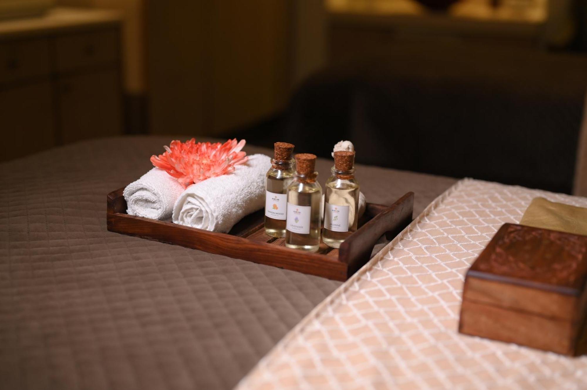 Le Meridien Gurgaon, Delhi NCR Extérieur photo